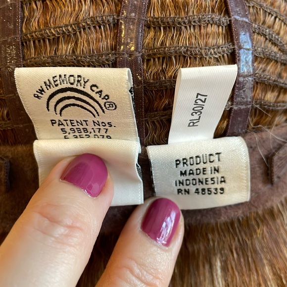 Raquel Welch On Your Game Wig NWT - Picture 9 of 16